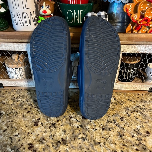 Postal themed crocs - Picture 4 of 4